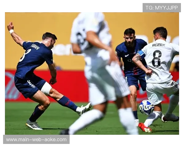 巴黎圣日耳曼半场2-0领先马赛，登贝莱梅开二度