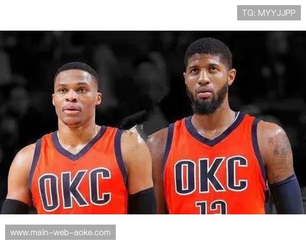 法比尼奥：看着马尔基尼奥斯这些年一步步走过来，真心为他高兴